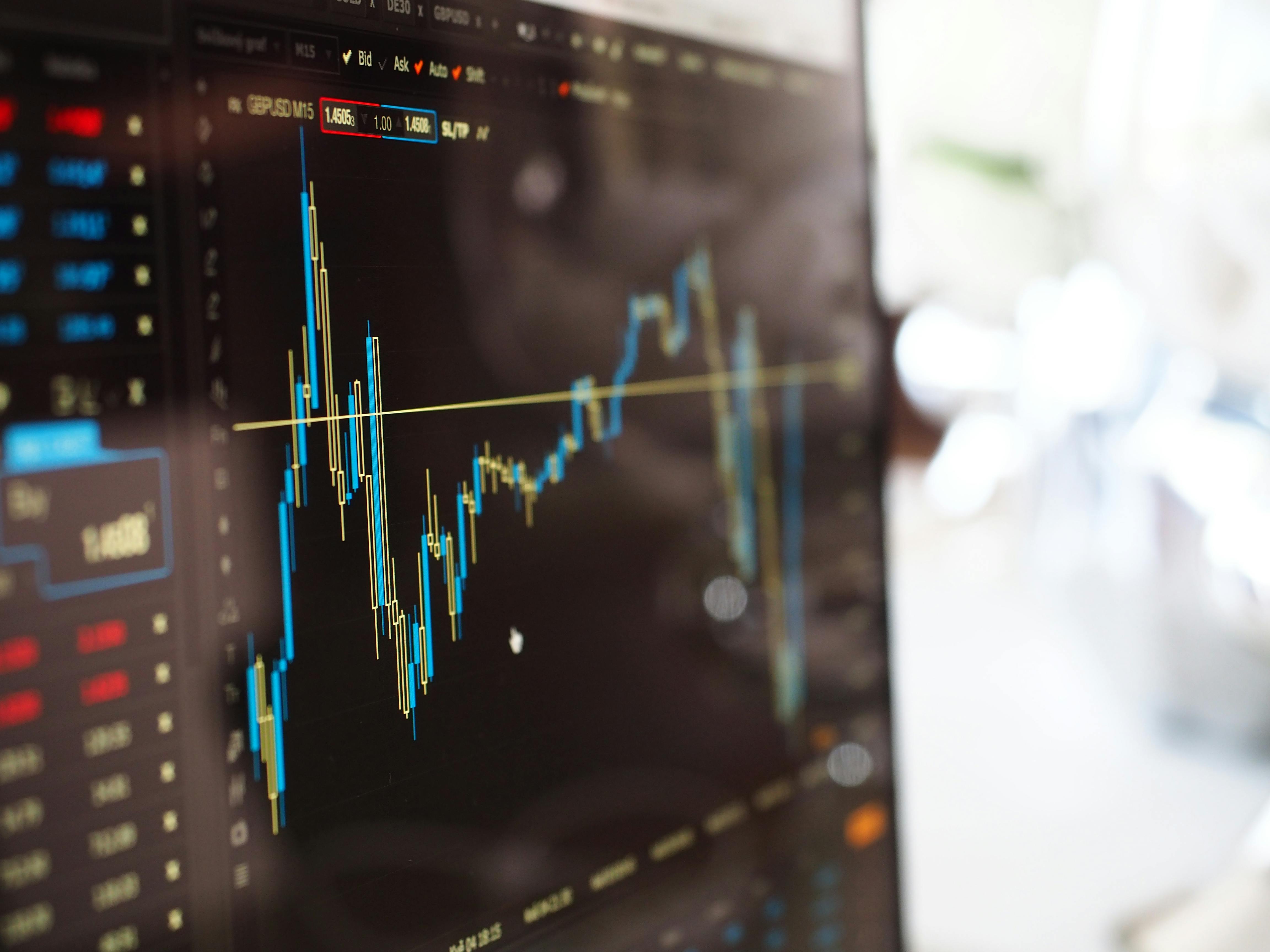 A graph on a screen | Source: Pexels