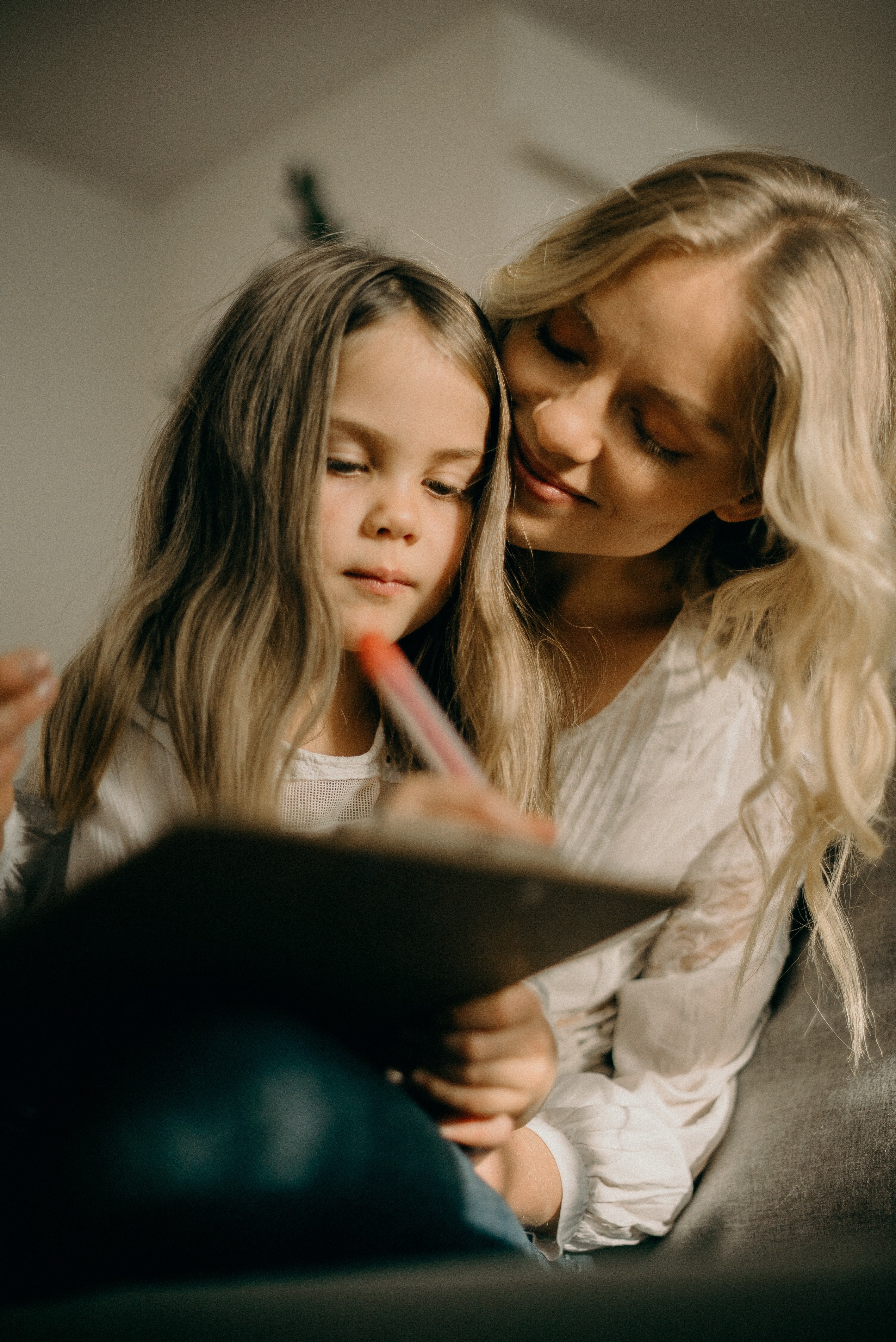 Mia was upset that Rachel hardly gave her any time. | Source: Pexels